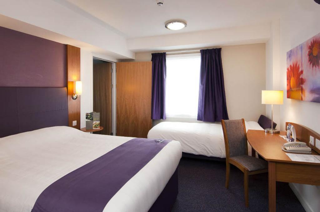 Premier Inn Newcastle City Centre Millennium Bridge Phòng bức ảnh