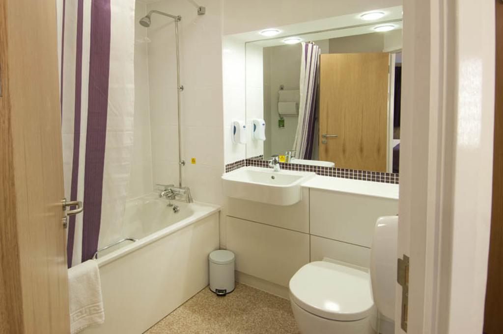 Premier Inn Newcastle City Centre Millennium Bridge Phòng bức ảnh